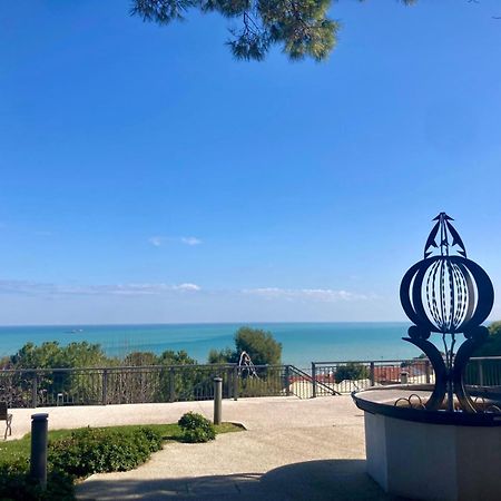 B&B Residenza Leonardo Falconara Marittima Ngoại thất bức ảnh