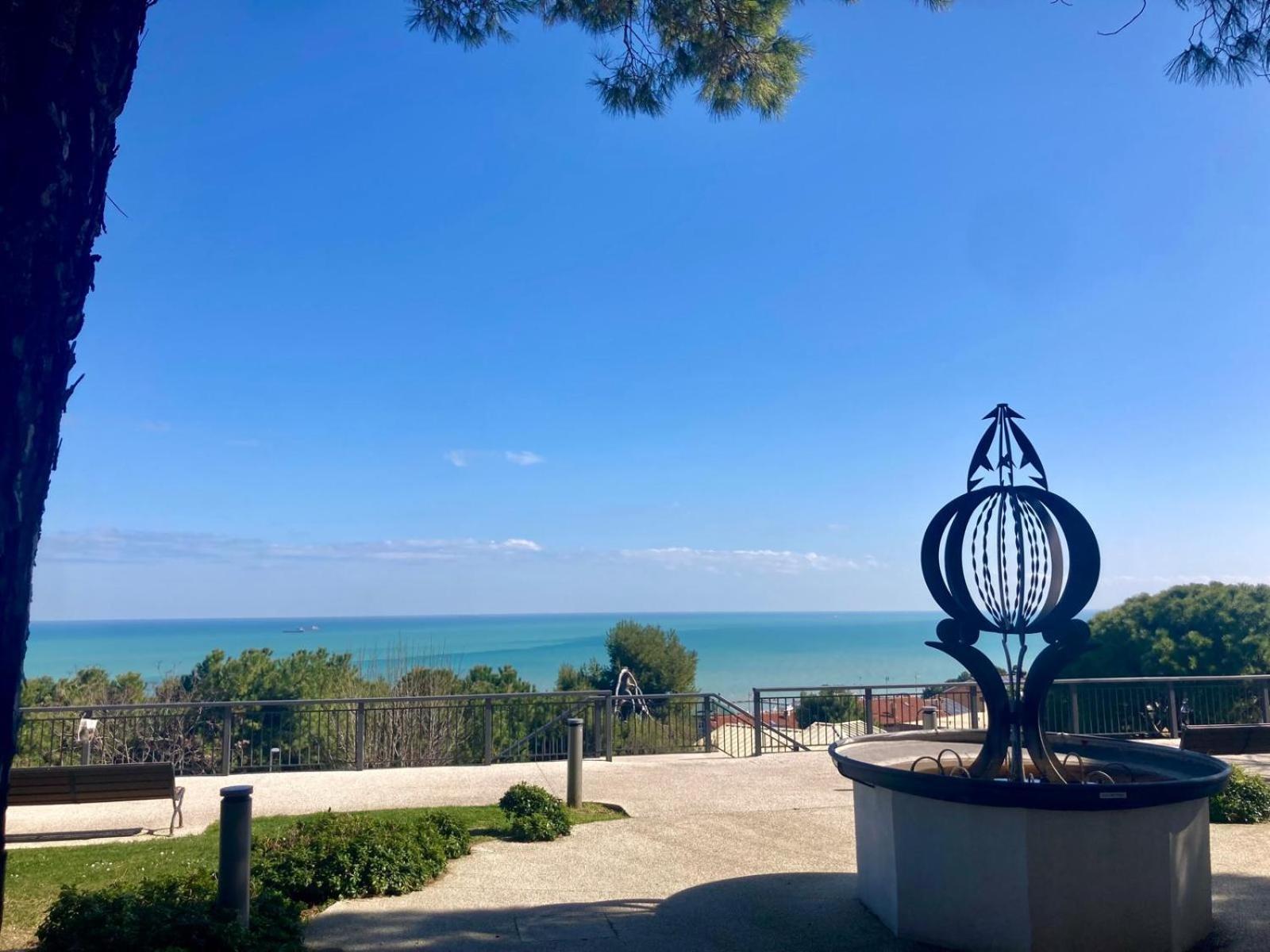 B&B Residenza Leonardo Falconara Marittima Ngoại thất bức ảnh